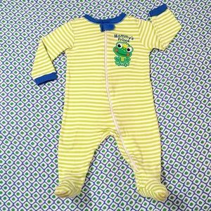 ° SZ 6-9MO • Footie Pajamas °